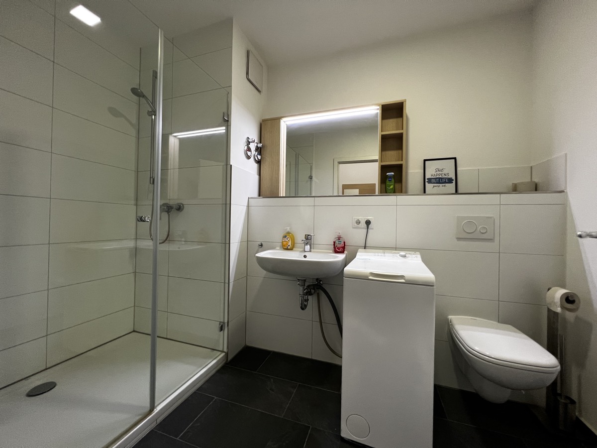 Modernes Badezimmer