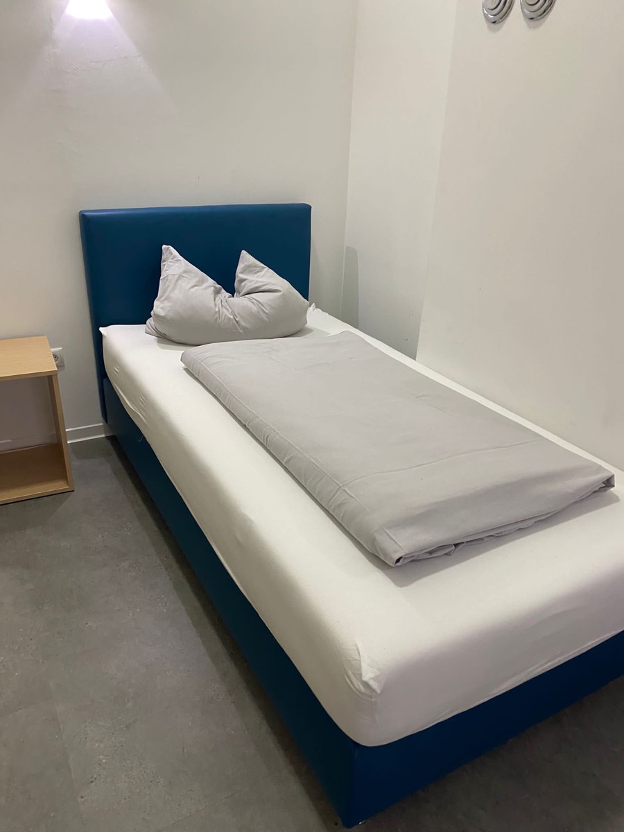 Schlafzimmer mit Doppelbett